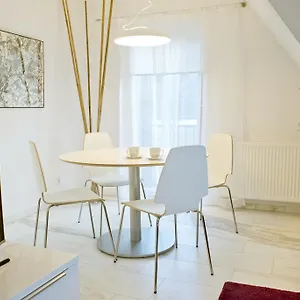 Gusia, Apartament