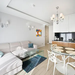 https://pomorskie-apartamenty-lazur.sopothotels.com